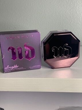 Urban Decay All Nighter translucent Loose Setting Powder - Purple Packaging